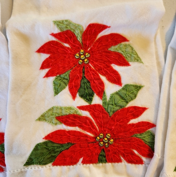 Vintage White Pointsettia Red Flower Christmas Napkins Table Linens Holiday - Picture 2 of 7